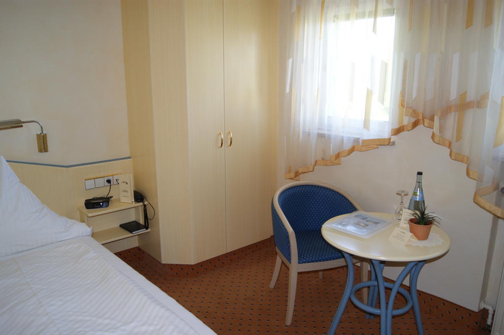 Hotel-Restaurant Schwedi Лангенарген Номер фото